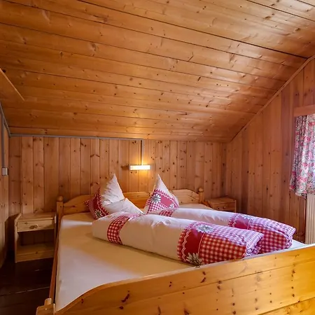 Holiday home Ottos Almhutte